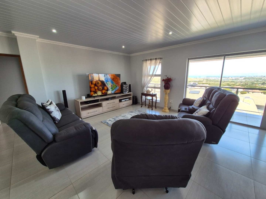 4 Bedroom Property for Sale in Monte Christo Western Cape